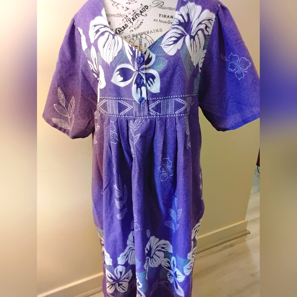 Anthony Richard's Muumuu House Dress- Beautiful Design and Color - 1X - New